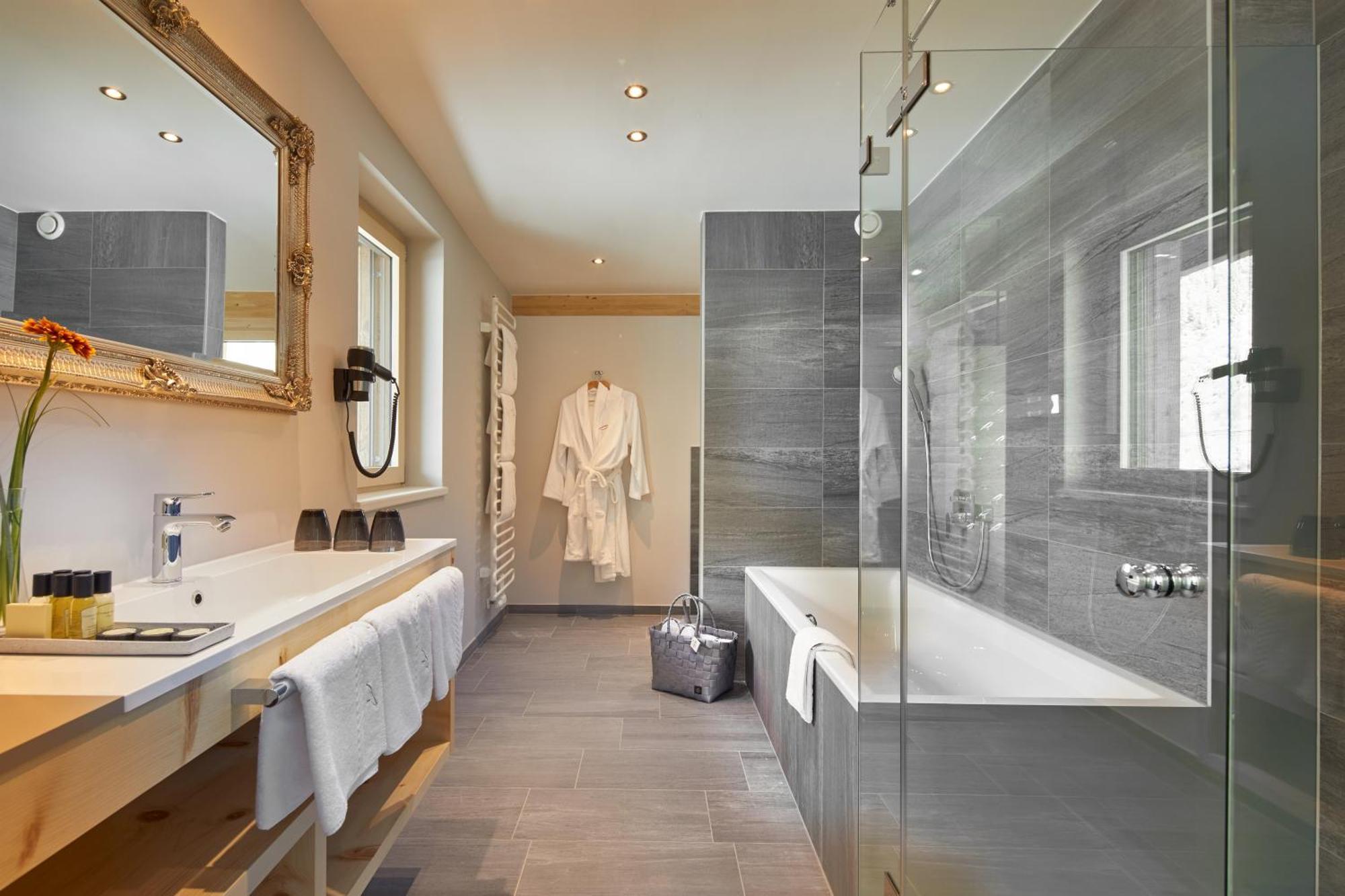 Huber'S Boutiquehotel Mayrhofen Ngoại thất bức ảnh