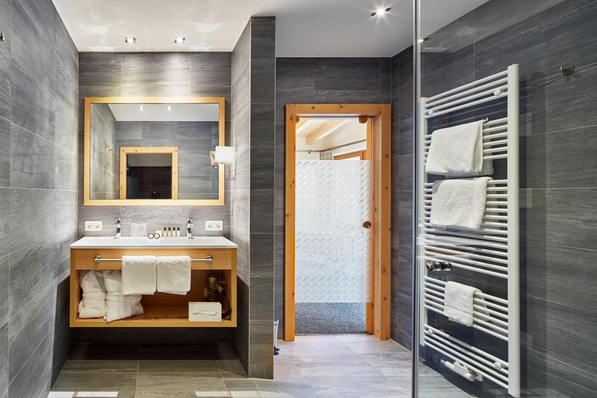 Huber'S Boutiquehotel Mayrhofen Ngoại thất bức ảnh